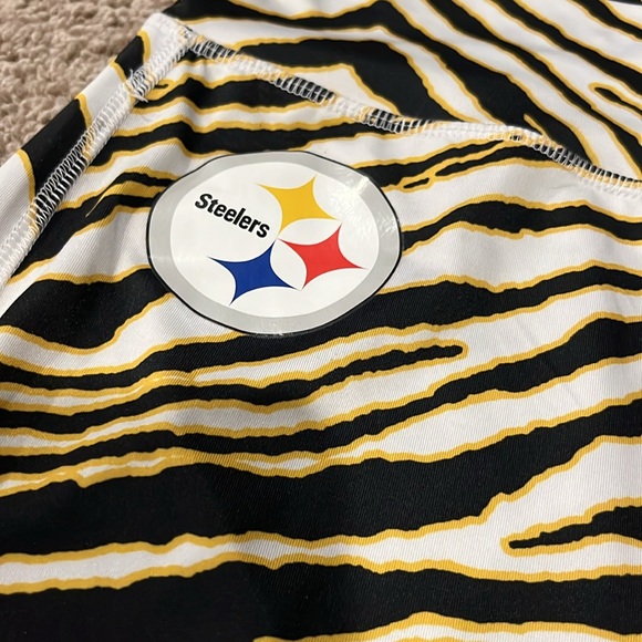 ZUBAZ Pittsburgh Steelers leggings - Picture 2 of 6